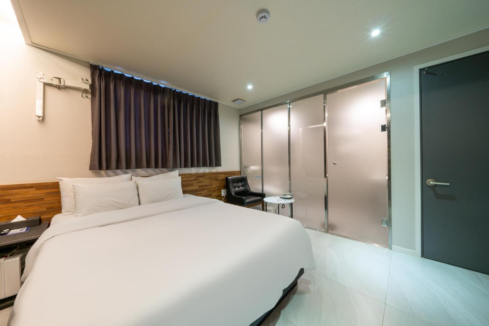 Mnlucky Hotel Seoul Exterior photo