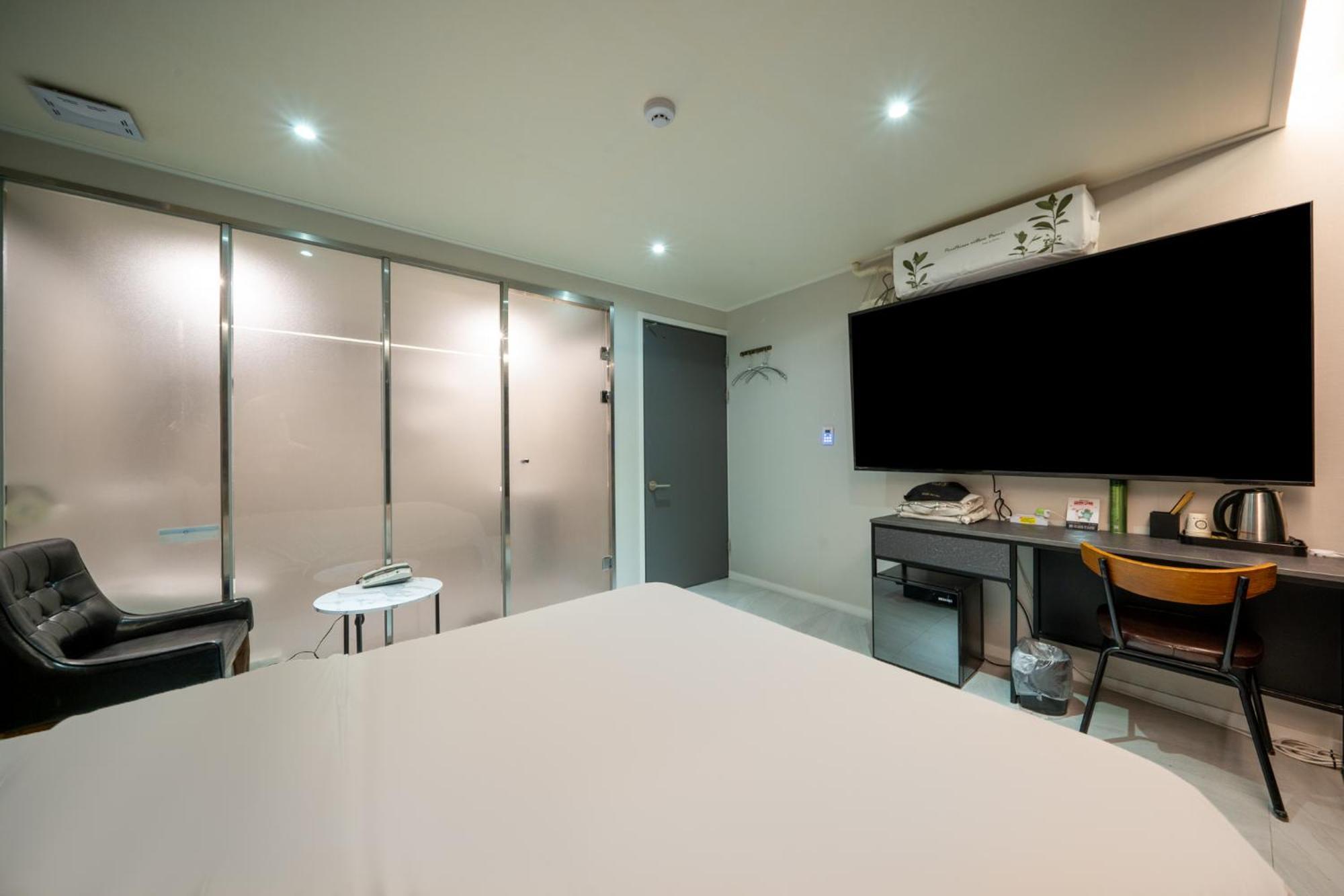 Mnlucky Hotel Seoul Exterior photo