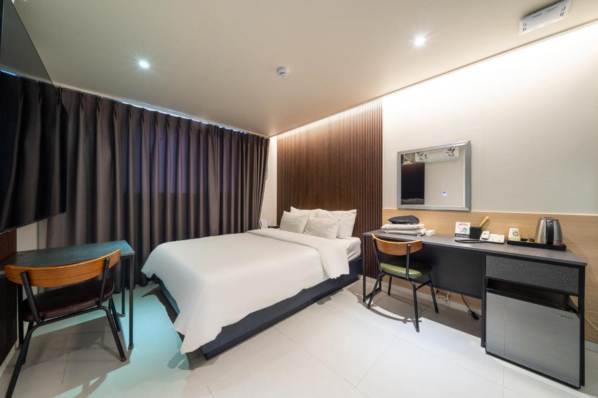 Mnlucky Hotel Seoul Exterior photo
