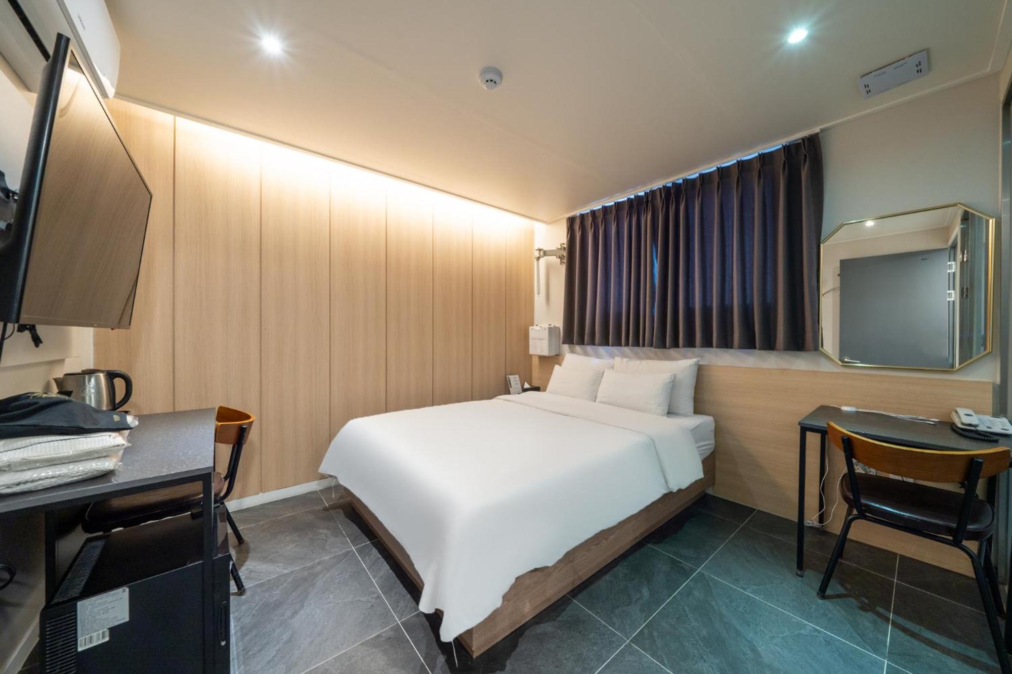 Mnlucky Hotel Seoul Exterior photo