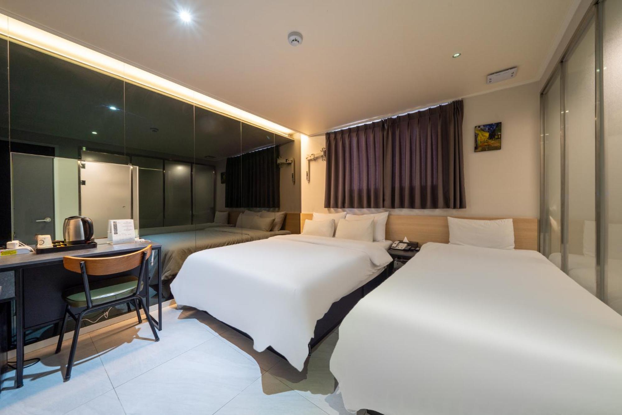 Mnlucky Hotel Seoul Exterior photo