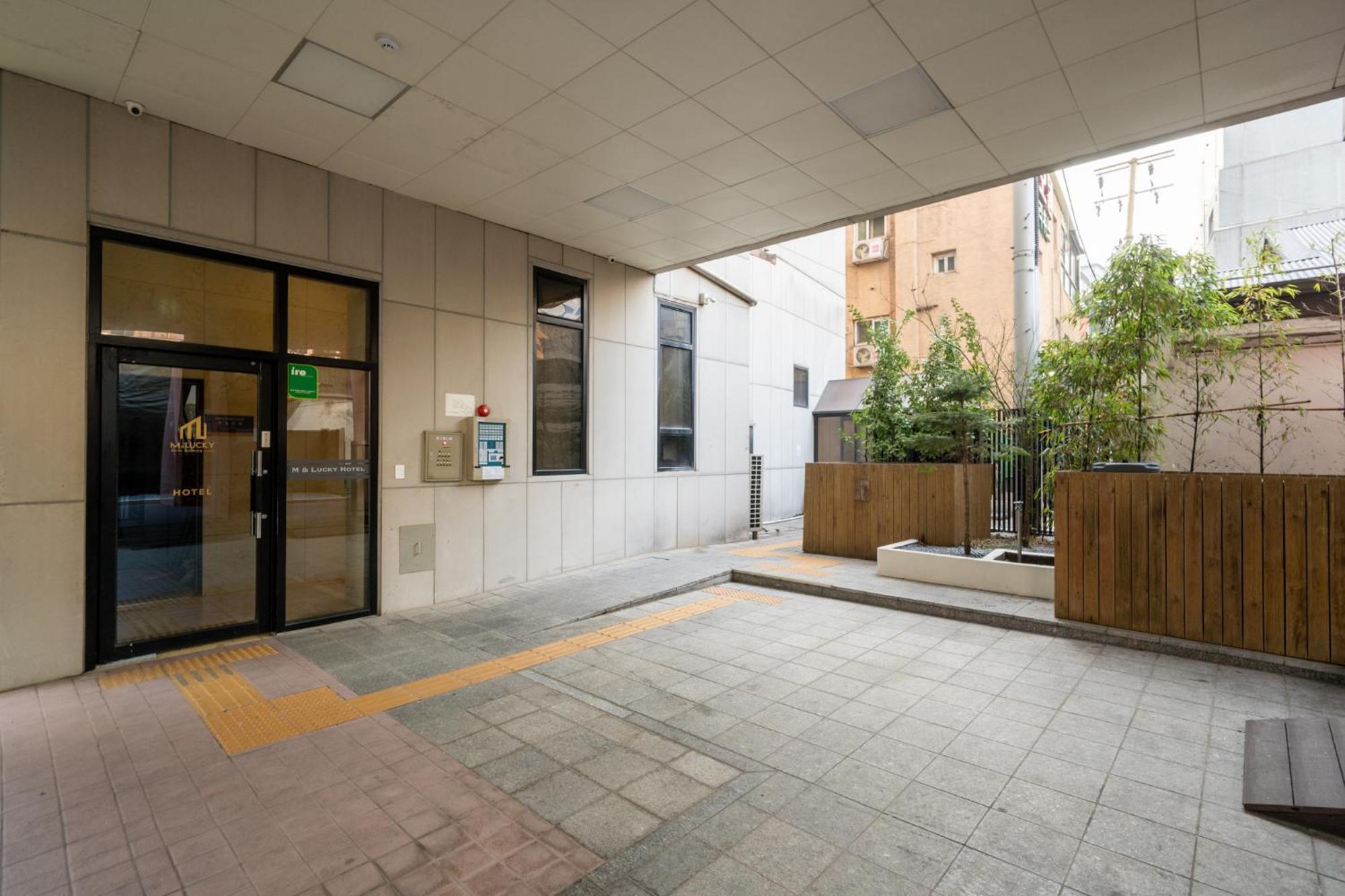 Mnlucky Hotel Seoul Exterior photo