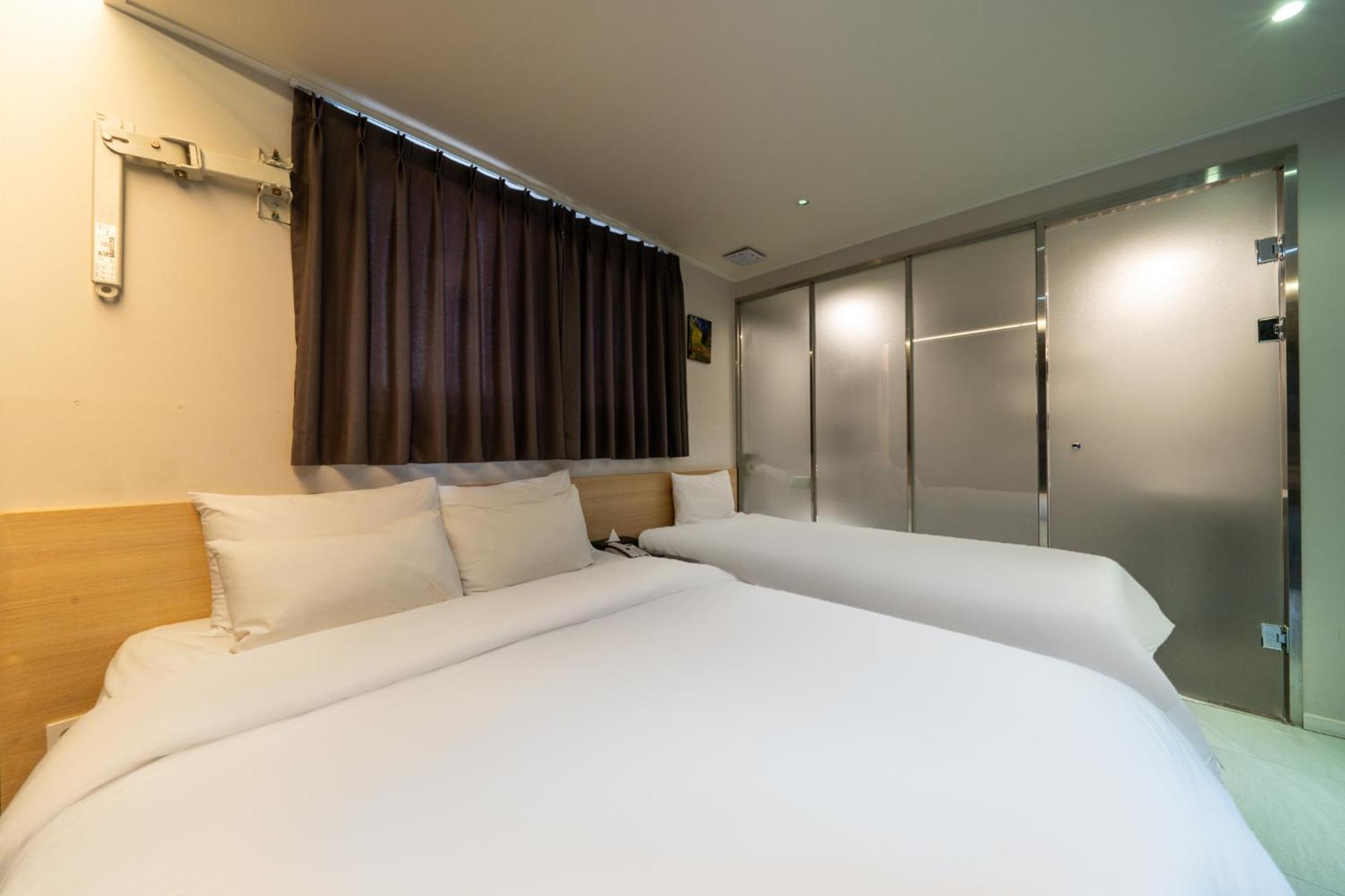 Mnlucky Hotel Seoul Exterior photo