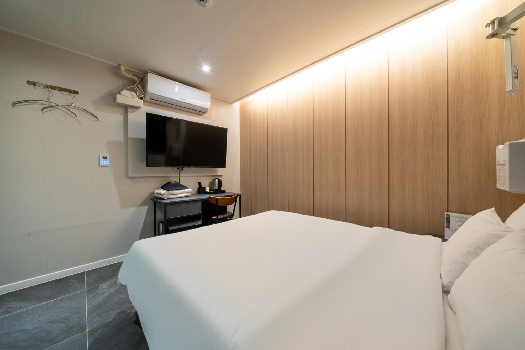 Mnlucky Hotel Seoul Exterior photo
